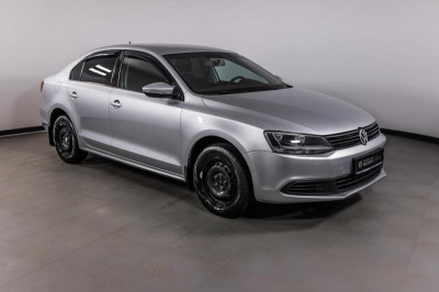 Volkswagen Jetta 1.6 AT (105 л. с.)
