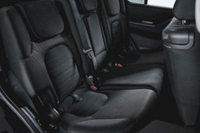 Nissan Pathfinder 2.5 dCi Turbo MT AWD 7 seats (190 л. с.)