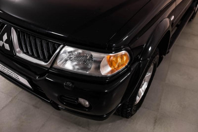 Mitsubishi Pajero Sport 2.5 TD MT (99 л. с.)