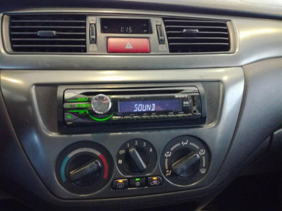 Mitsubishi Lancer 1.6 MT (98 л.с.)
