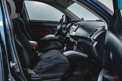 Mitsubishi Outlander 2.4 CVT 4WD (170 л. с.)