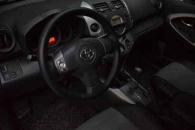 Toyota RAV4 2.0 AT (152 л.с.) 4WD
