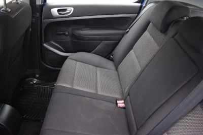 Peugeot 307 1.6 MT (110 л. с.)