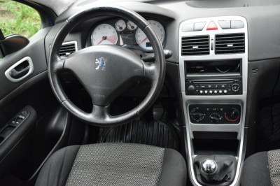 Peugeot 307 1.6 MT (110 л. с.)