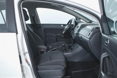 Volkswagen Golf 1.2 TSI MT (105 л. с.)
