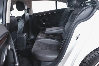 Volkswagen Passat CC 1.8 TSI DSG (152 л. с.)