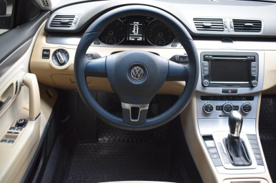 Volkswagen Passat CC 1.8 TSI DSG (152 л. с.)