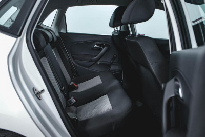 Volkswagen Polo 1.2 MT (70 л. с.)
