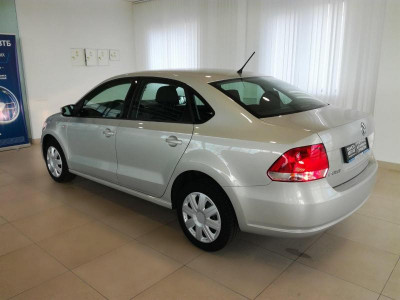 Volkswagen Polo 1.6 MT (105 л. с.)