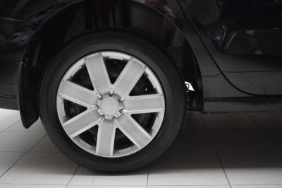 Volkswagen Polo 1.6 MT (105 л. с.)