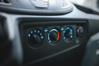 Ford Цельнометаллический фургон 2.2 TDCi МТ FWD 310 MWB средняя крыша (125 л. с.) Средняя база (L2), полная масса 3.1 т