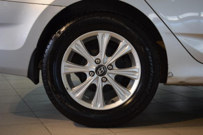 Hyundai Solaris 1.4 MT (107 л. с.)