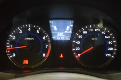 Hyundai Solaris 1.4 MT (107 л. с.)