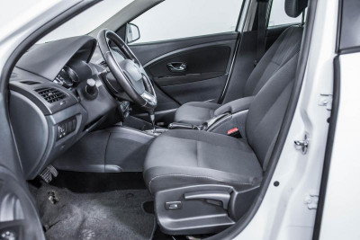 Renault Megane 1.6 AT (106 л. с.)