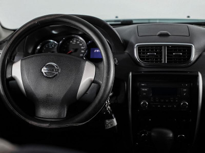 Nissan Terrano 2.0 AT AWD (143 л. с.)