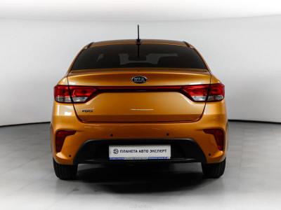 Kia Rio 1.4 MT (100 л. с.)