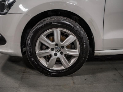 Volkswagen Polo 1.6 MT (105 л. с.)