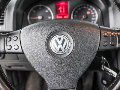 Volkswagen Jetta 1.9d MT (105 л.с.)