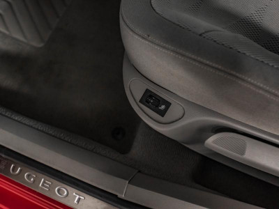 Peugeot 308 1.6 VTi AT (120 л. с.)