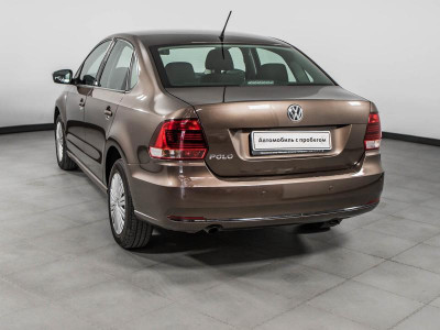 Volkswagen Polo 1.6 MPI MT (110 л. с.)