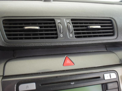 Volkswagen Passat 1.9 TDI BlueMotion MT (105 л. с.)