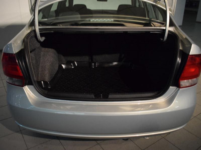 Volkswagen Polo 1.6 Tiptronic (105 л. с.)