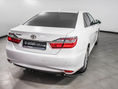 Toyota Camry 2.5 AT (181 л. с.)