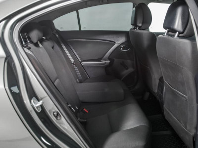 Toyota Avensis 1.8 MT (147 л. с.)