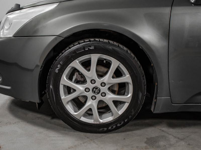 Toyota Avensis 1.8 MT (147 л. с.)