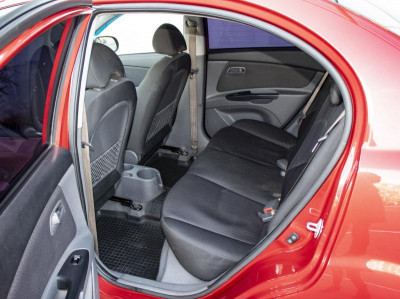 Kia Rio 1.4 MT (97 л. с.)