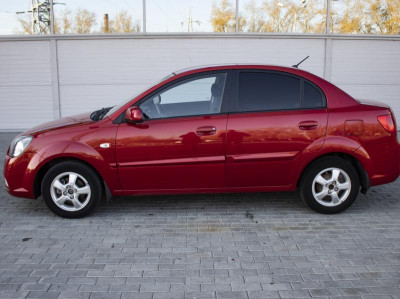 Kia Rio 1.4 MT (97 л. с.)