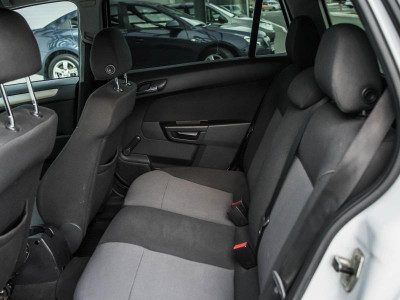 Opel Astra 1.3 CDTI ecoFLEX MT (90 л. с.)