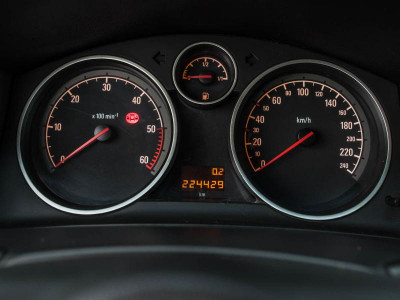 Opel Astra 1.3 CDTI ecoFLEX MT (90 л. с.)