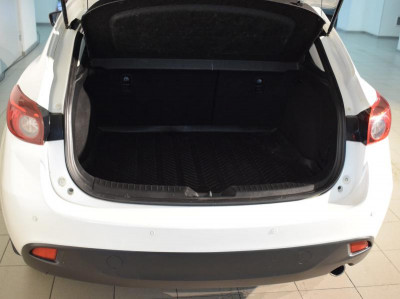 Mazda 3 1.5 SKYACTIV-G AT (120 л. с.)