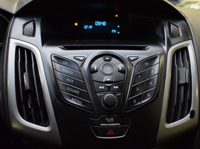 Ford Focus 1.6 MT (105 л. с.)