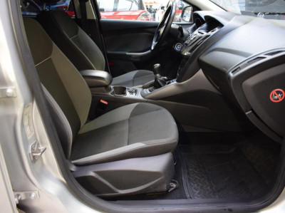 Ford Focus 1.6 MT (105 л. с.)