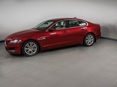 Jaguar XF 2.0 D AT AWD (180 л. с.)