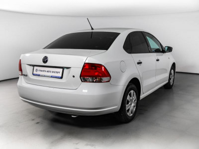 Volkswagen Polo 1.6 MT (85 л. с.)