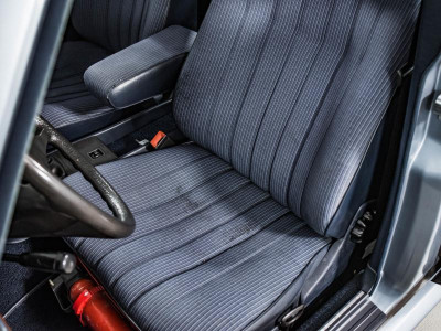 Mercedes-Benz W123 230 2.0 MT (136 л.с.)