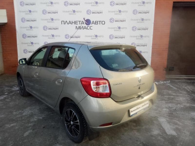 Renault Sandero 1.6 MT (113 л. с.)
