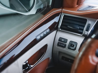 Lexus LX 570 5.7 AT (367 л.с.) 4WD