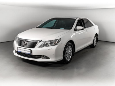 Toyota Camry 2.5 AT (181 л. с.)