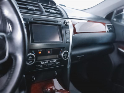 Toyota Camry 2.5 AT (181 л. с.)