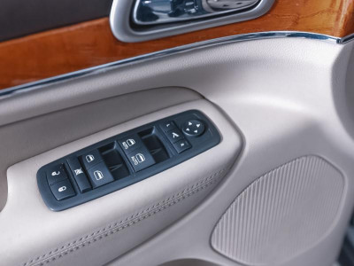 Jeep GRAND CHEROKEE 3.0d AT (241 л.с.) 4WD