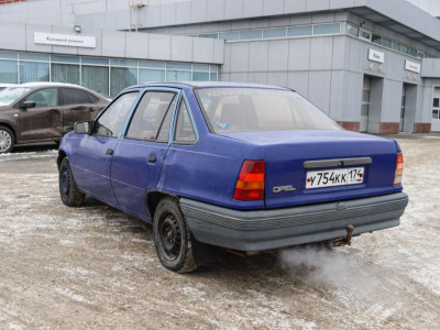 Opel Kadett 1.6 MT (75 л.с.)