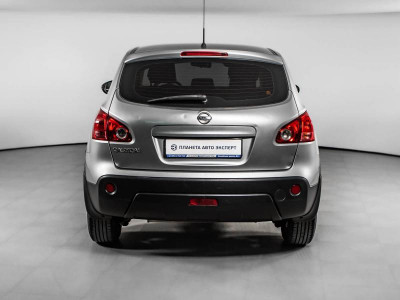 Nissan Qashqai 2.0 MT 4WD (140 л. с.)