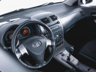Toyota Corolla 1.6 AT (124 л. с.)