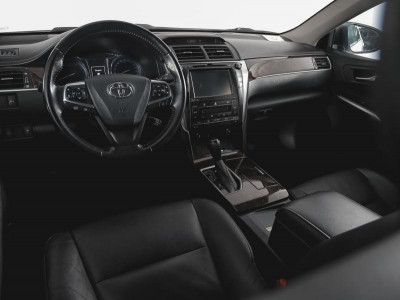 Toyota Camry 2.5 AT (181 л. с.)