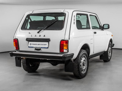 LADA 4x4 3 дв. 1.7 MT 8 кл. (Евро-4) (83 л. с.)