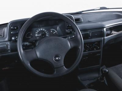Daewoo Nexia 1.5 MT (85 л. с.)